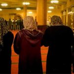 9 Hadiths on Men-Women Interaction in Mosque