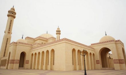 9 Hadiths on Men-Women Interaction in Mosque