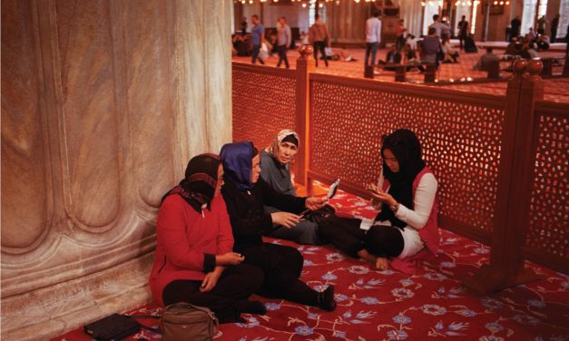 Kvinnors plats i moskéer – för många restriktioner?